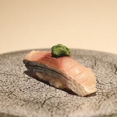 醤油は、出しません。口の中で完成する、一貫。