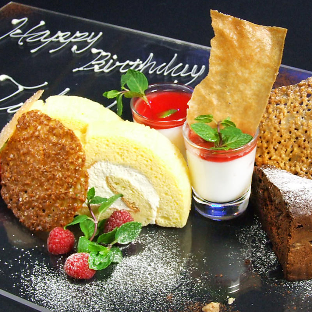 お祝いのご宴会には是非、特製デザートプレートをご利用ください♪サプライズをお届けいたします！