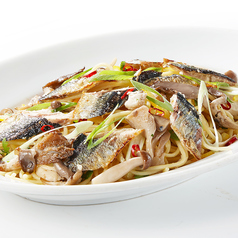 秋刀魚とキノコのペペロンチーノ スパゲッティ