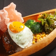 牛肉料理やナポリタン、各種プレートをご注文