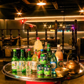 カウンター席でご飲食いただくことはできません。店内の雰囲気としてお楽しみいただければ幸いです。