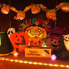 今年もハロウィン限定コースをご用意♪全8品とボリュームたっぷりの料理に加え、飲み放題は選べる3時間or4時間♪詳細はコースページにてご確認ください！新宿貸切　Party-Space nom2　～パーティースペース ノモツー～