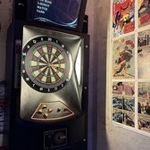 店内にはダーツ設備を完備！仲間と競い合いながら楽しい時間を過ごせます。お酒を片手に盛り上がるひとときは、二次会やパーティーにもぴったり。初心者も安心して楽しめるアットホームな雰囲気です。