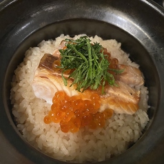 サーモンといくらの釜めし
