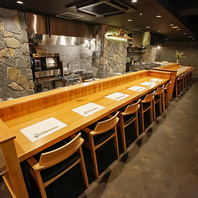 【雰囲気抜群のカウンター席】