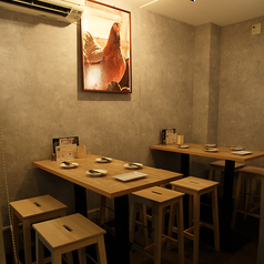 4名掛けテーブルがございます