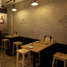 2名掛けテーブルがございます