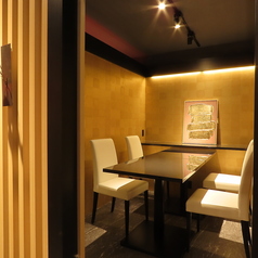 個室は3種類(4名様/6名様/10名様)のお席をご準備しております。※10名様個室ご利用場合はお早めに。