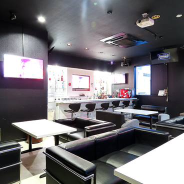 BAR RED ZONE バーレッドゾーンの雰囲気1