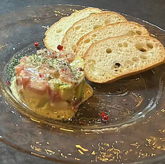 マグロとアボカドのタルタル