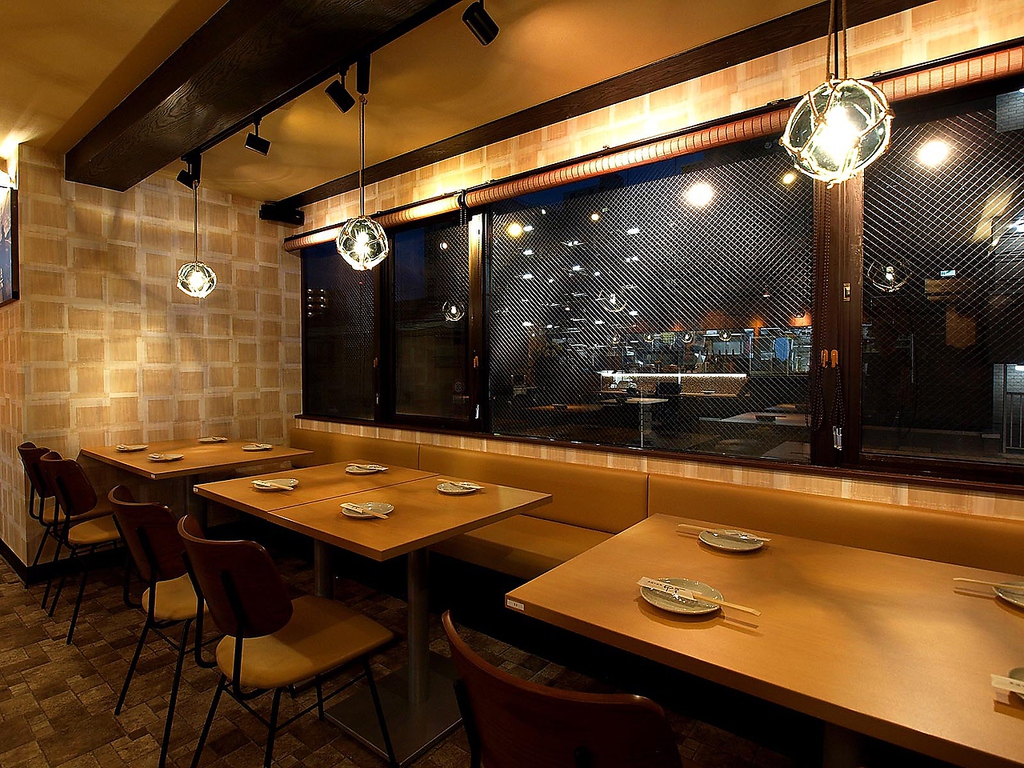 足元らくらく、テーブル席。人数に応じてレイアウト致します！貸切り可能★予約はお早めに！