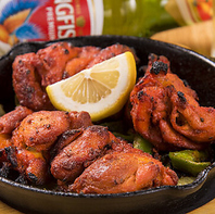 炭焼き料理と多彩なドリンクでパーティーを演出