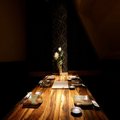 広々としたお席で想い出に残る一夜をお過ごしください。会社宴会や結婚式の二次会等、お祝いにもご利用頂けますので、お気軽にご人数・ご予算ご相談ください