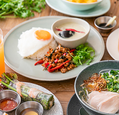 サラダ・ドリンク付き！