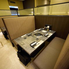 近江牛焼肉・すき焼き専門店 万葉まえだ亭 あべのハルカスの雰囲気1