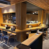 お会計には、VISA、Master、JCB、AMEX、Dinersの各種クレジットカードをご利用いただけます。急な会食や現金がない時でも安心してお食事をお楽しみください。