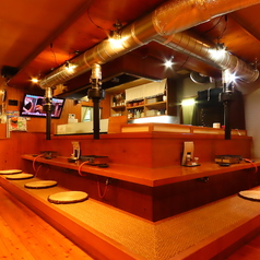 お一人様でのサク飲みや焼肉、デートでのご利用におすすめのカウンター席です!スタッフとの会話を楽しむことも可能なので、おすすめの部位やドリンクなど、お気軽にお声がけくださいね◎お仕事帰りの「ご褒美焼肉」にも最適です!