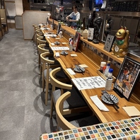 カウンターから広がるお洒落な店内★