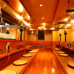 打ち上げや歓送迎会など、賑やかな宴会シーンにもぴったりの8名様席もご用意しております。足を伸ばしてゆったりお過ごしいただけますので、親しい仲間と気兼ねなく焼肉と会話をお楽しみください♪