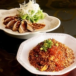 本格中華・点心・創作料理まで幅広い料理が人気☆お一人様でのランチ・同僚とのサク飲みもお気軽に！