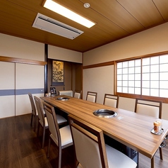 ご利用しやすい個室もご用意しております♪周りを気にすることなくお話と美味しい食事をご提供いたします