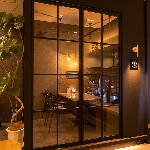 栄養学を基にこだわった料理が味わえる、おしゃれでアットホームな空間♪