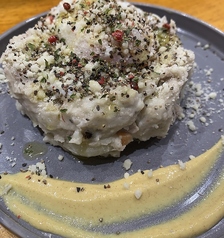 備長炭で炙ったベーコンのポテトサラダ～温玉乗せ～