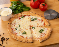 人気No1　トマトとモッツァレラのピザ