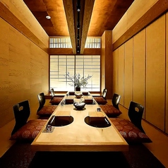 イカ活き造りと博多郷土料理 登竜門 -天神本邸- 【個室居酒屋】の雰囲気1