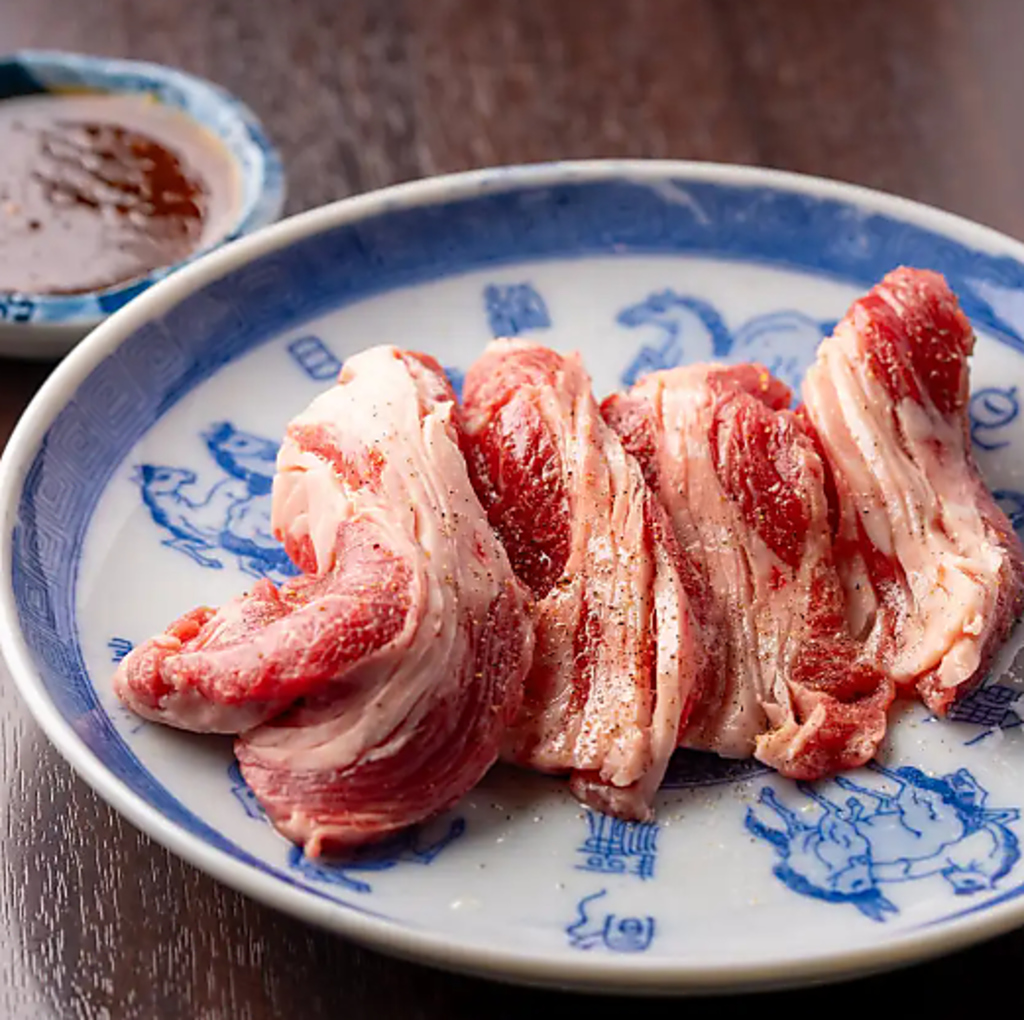 とろけるような食感が魅力の黒毛和牛ヒレカルビなど、特別感が漂う一皿の数々をご堪能いただけます。