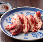 とろけるような食感が魅力の黒毛和牛ヒレカルビなど、特別感が漂う一皿の数々をご堪能いただけます。