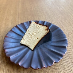 自家製バスクチーズケーキ