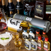 当店では、ランチ・ディナーともに牛肉100%パティの絶品ハンバーガーをお楽しみいただけます。ディナータイムはBAR営業となり、種類豊富なドリンクをご用意。ハンバーガーはもちろん、お酒に合うおつまみや逸品メニューも充実しています。