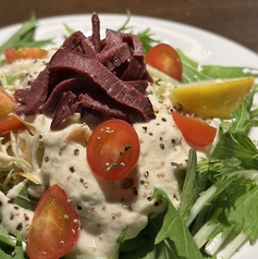 鹿肉と豆腐ドレッシングの、あっさりサラダ