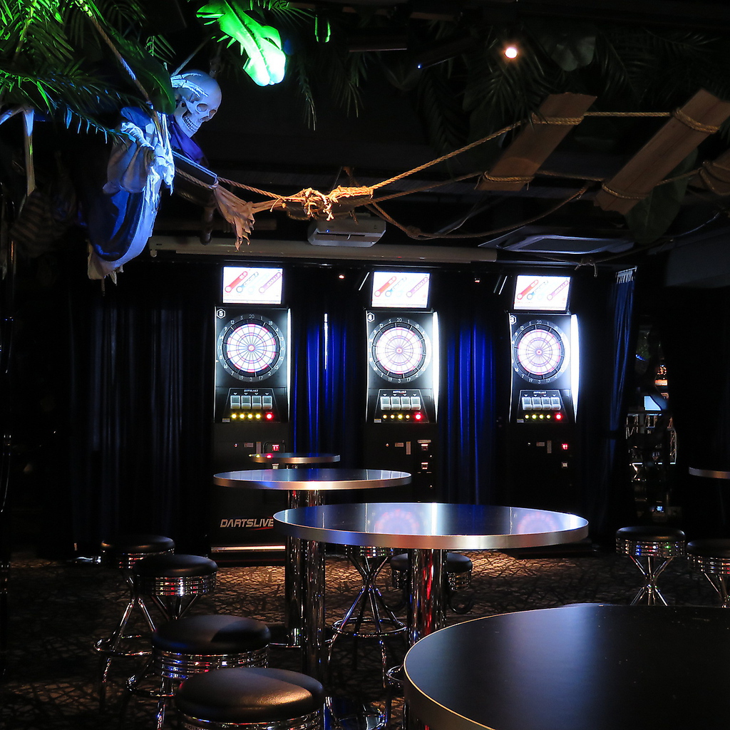 ダーツはもちろん、店内には遊びがたくさん！
