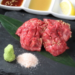 【こだわりのお肉】ミート田中自慢のお肉は、一口食べれば、口の中に広がるお肉の甘味と旨味！