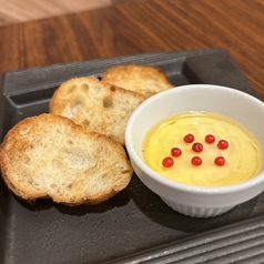 ハニークリームチーズ　バケット添え～