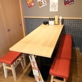 店内はどこか懐かしい風情が漂う店内となっており、昔ながらの魅力的なメニューが豊富にそろっております。下町酒場のような親しみやすい雰囲気とリーズナブルな価格で気軽にご利用いただける大衆酒場となっております！