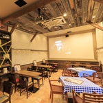プロジェクター、スクリーン、音響設備完備！結婚式の二次会や企業パーティーも大歓迎です！