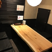 お客様に快適にご利用いただけるよう、無料のWi-Fiサービスを提供しております。食事やお酒を楽しみながら、インターネットをスムーズに利用できます。友人との連絡や動画を閲覧しながらご宴会をお楽しみ頂けます。快適な環境で、くつろぎのひとときをお過ごしください。