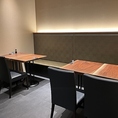 広めに作られた半個室のお席です。半個室席は最大8名様までご利用いただけます。
