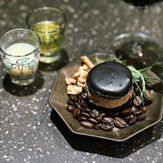 鶏レバーペーストとエスプレッソのマカロン