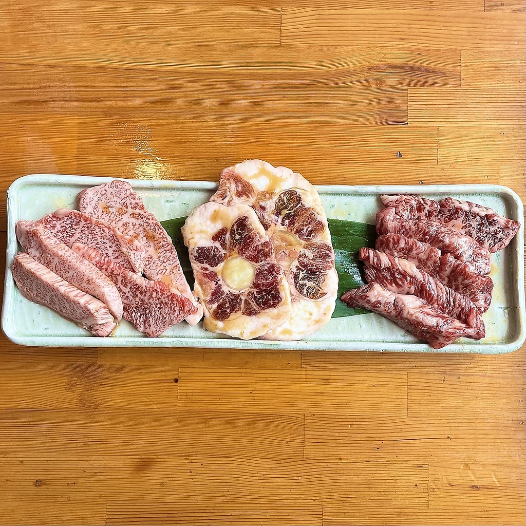 和牛三種が食べれる和牛セットも人気です★【和牛カルビ・和牛テール・和牛ロース】