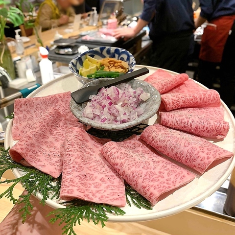 秘伝ダレ香る高麗ハラミや黒毛和牛を堪能。落ち着いた空間で贅沢な焼肉時間を