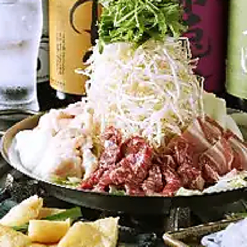お勧めNo.1☆名物の鉄板鍋を楽しむ【名物コース】飲み放題付き♪クーポン利用で4600円→4300円