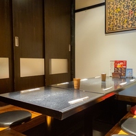 【落着いた雰囲気の店内でゆったりとおくつろぎ下さい】