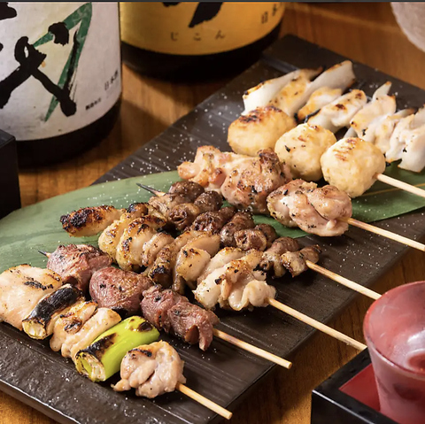 ぶっくらジューシーな自慢の焼鳥を肴に個室タイプの席でゆっくりとお過ごしください♪