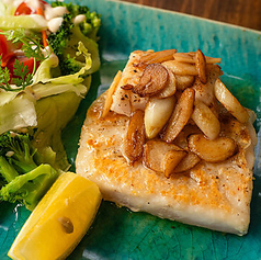 PESCADO A LO AJO 白身魚のガーリックソース和え