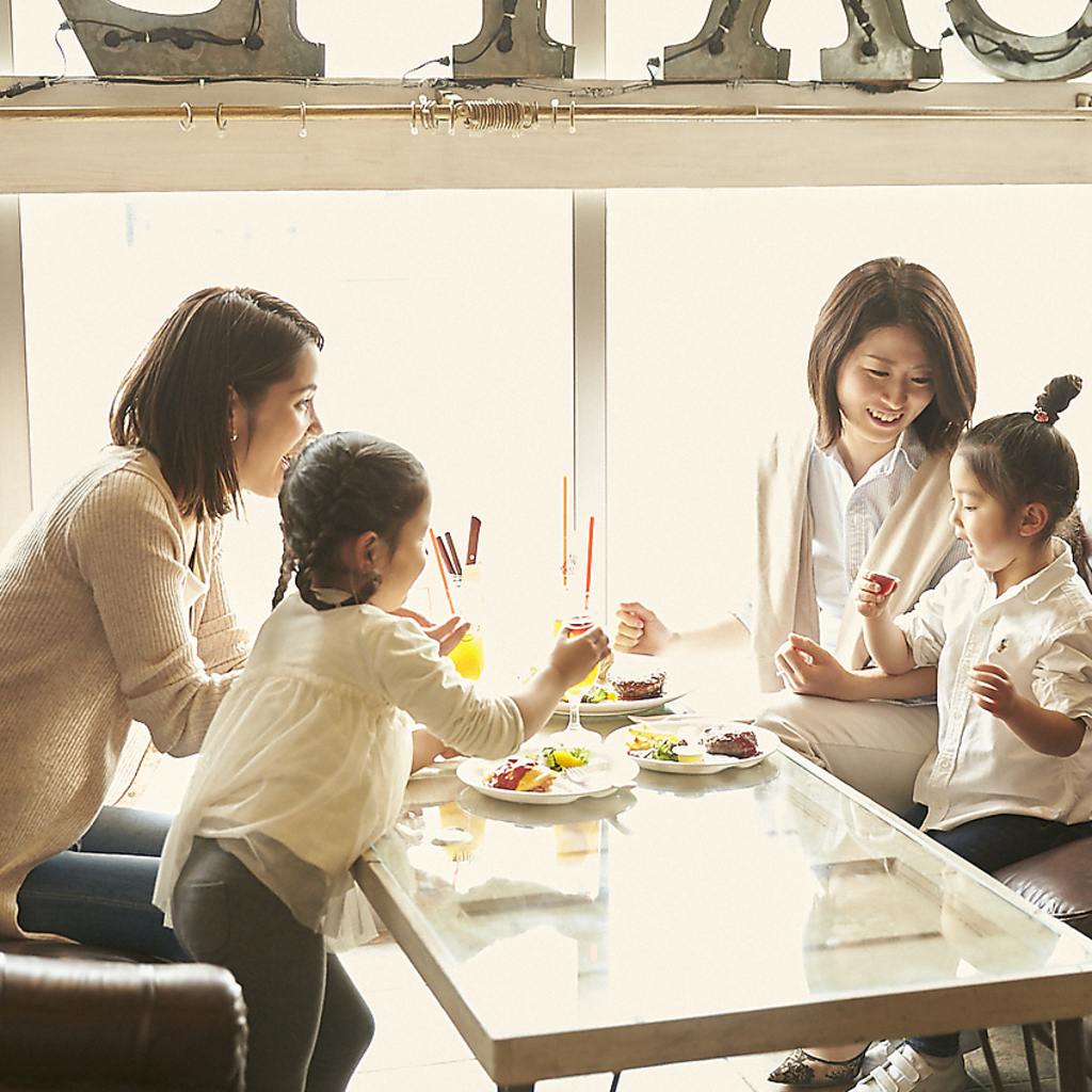 ソファ席完備◎キッズメニュー、フルーツジュースも充実☆ママ会に人気です♪