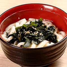 温かいワカメうどん